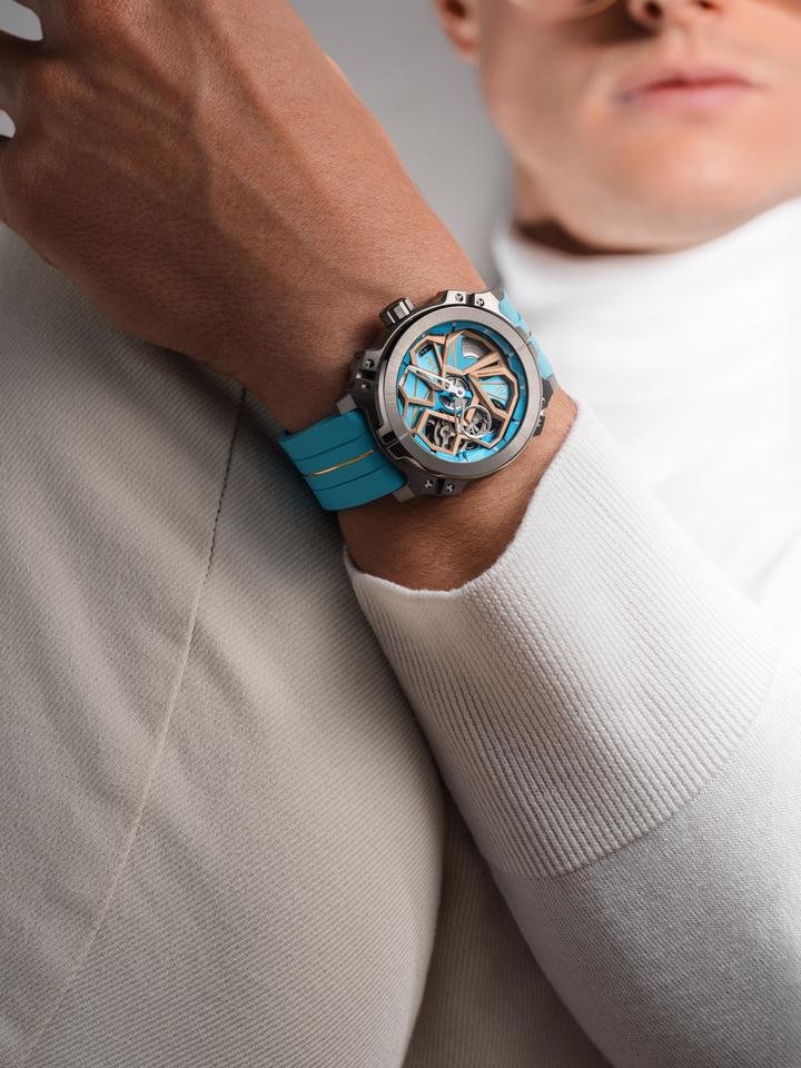 The new MU05-109 Architect of Golden Oasis edition is the result of a collaboration between Mauron Musy and Arturo Tedeschi, a pioneer of algorithmic design.