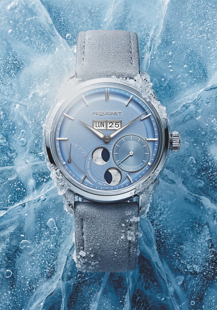 Pequignet Royale Paris: time in icy blue 